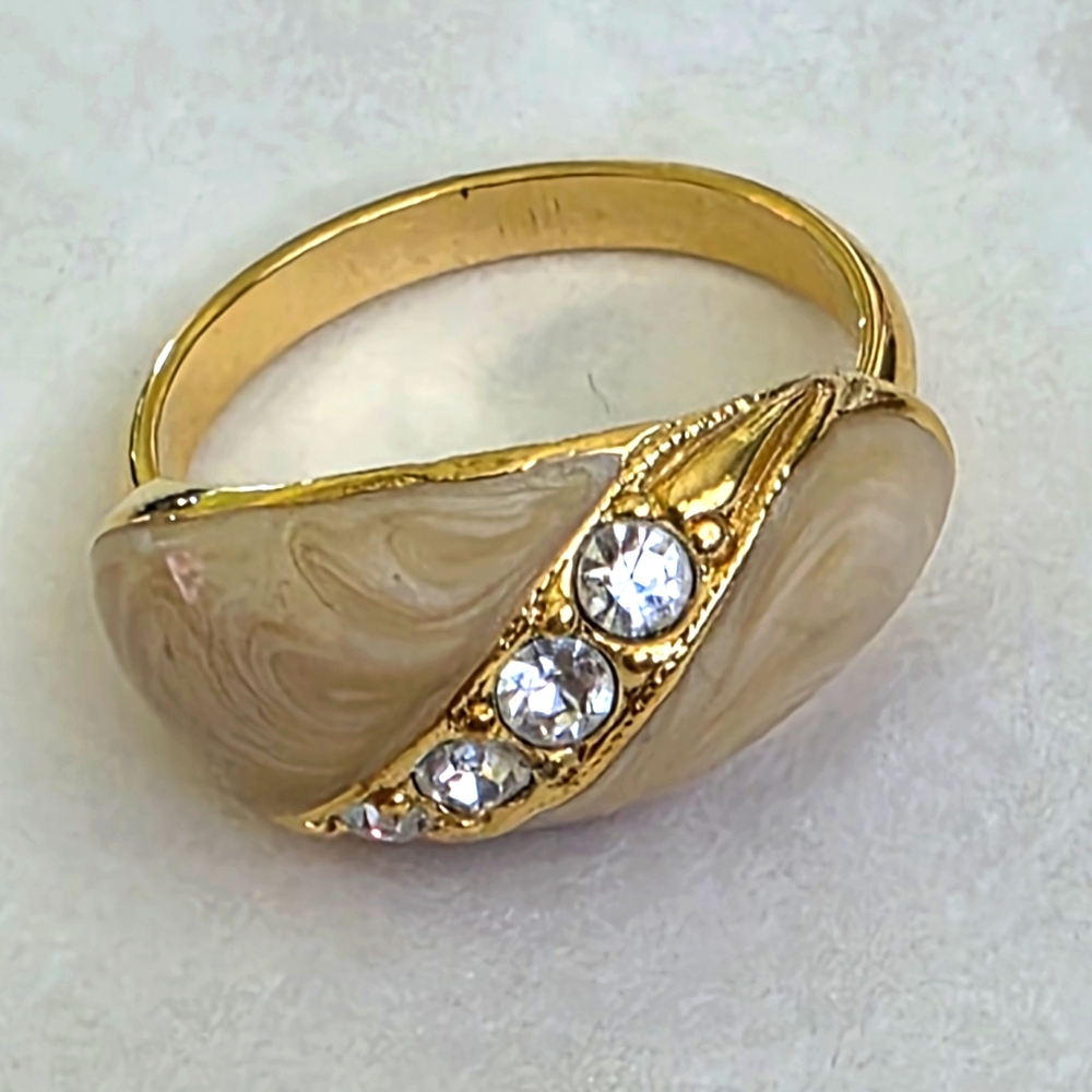 Vintage Avon "Tailored Elegance" cream enameled ring